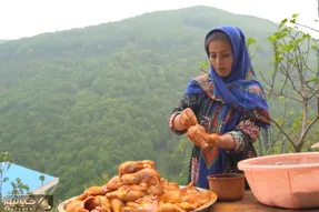 غذای خوش پخت دهاتی؛ دخترای با ذوق زرشک پلو با مرغ درست کردن که میخوای انگشتاتم بخوری