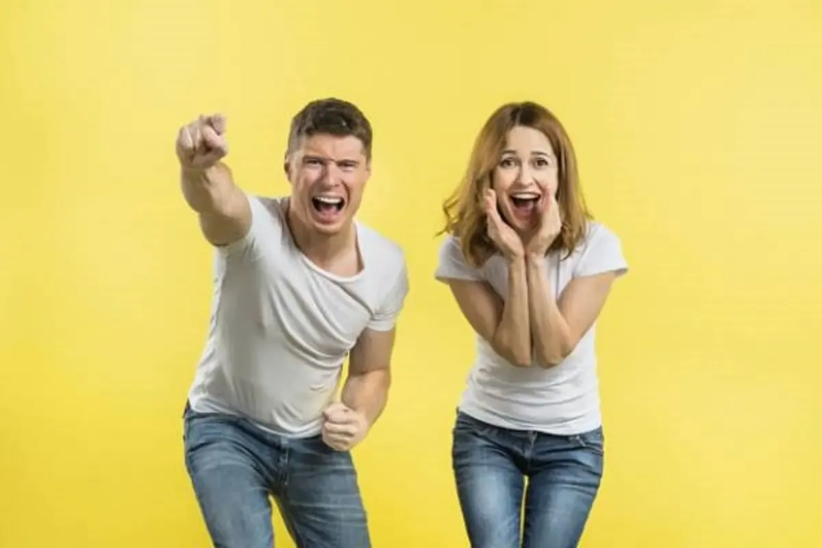 مرده مو های زنشو از ته زد | جیغ های دیوانه وار زن در خانه | ویدیو