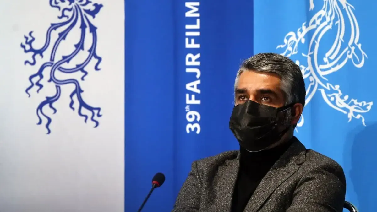 (عکس) وقتی پژمان جمشیدی هم سیگاری می شود!