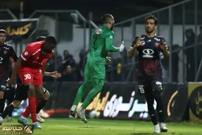 طلسم الجزایری درون دروازه پرسپولیس
