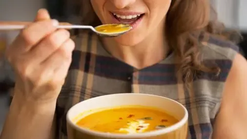 چه غذاهایی برای سرماخوردگی بد است؟