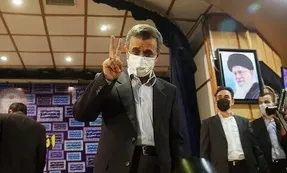 حمله و انتقادات به محمود احمدی نژاد پس از ثبت‌نام وی در انتخابات