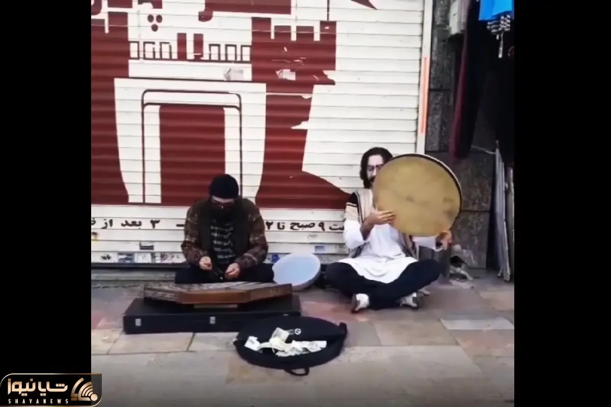 آواز خیابانی؛ ببینید بند زهیچ با اون لباس و استایل خاصشون چه آهنگ گوش نوازی میزنن