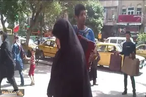 آواز شاد؛ این خواننده خیابونی آهنگ مرتضی پاشایی رو بهتر از خودش خوند و برگ همه ریخت