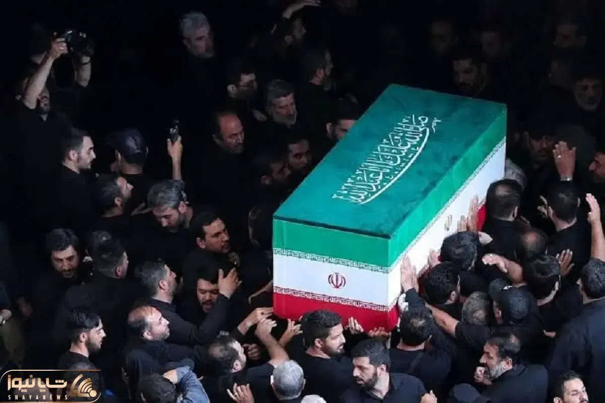 (ویدئو) پیکر رهبر شهید در راه مشهد