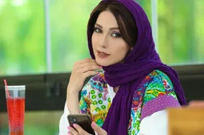 شهرزاد کمال زاده با شلوار گل گلی و مانتوی زیبایش درخشید! | عکس
