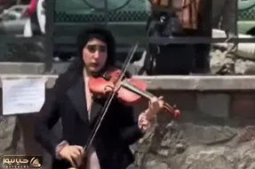 آواز اصیل؛ نوازندگی دخترک کبریت فروش تو تجریش که پسرک بلوچ رو به رقص آورد