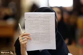 تجمع خانواده‌ها در اعتراض به لو رفتن سوالات آزمون سمپاد