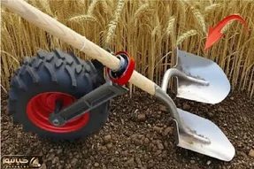 ابتکارات؛ آقای اصلاح طلب بیلشو دو منظوره کرد هم شخم بزنه هم بذر بکاره