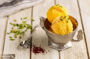 آشپزی حرفه ای؛ طرز تهیه خوشمزه ترین بستنی زعفرانی با همه نکات و ترفند هاش