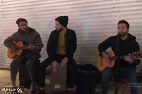 آواز خیابانی؛ ببینید این بند چه دلنواز و دلنشین آهنگ اگه یه روز بری سفر رو میخونن!