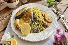 آشپزی حرفه ای؛ طرز تهیه سبزی پلو با ماهی با این ادویه ها بوی بد ماهی رو بگیر