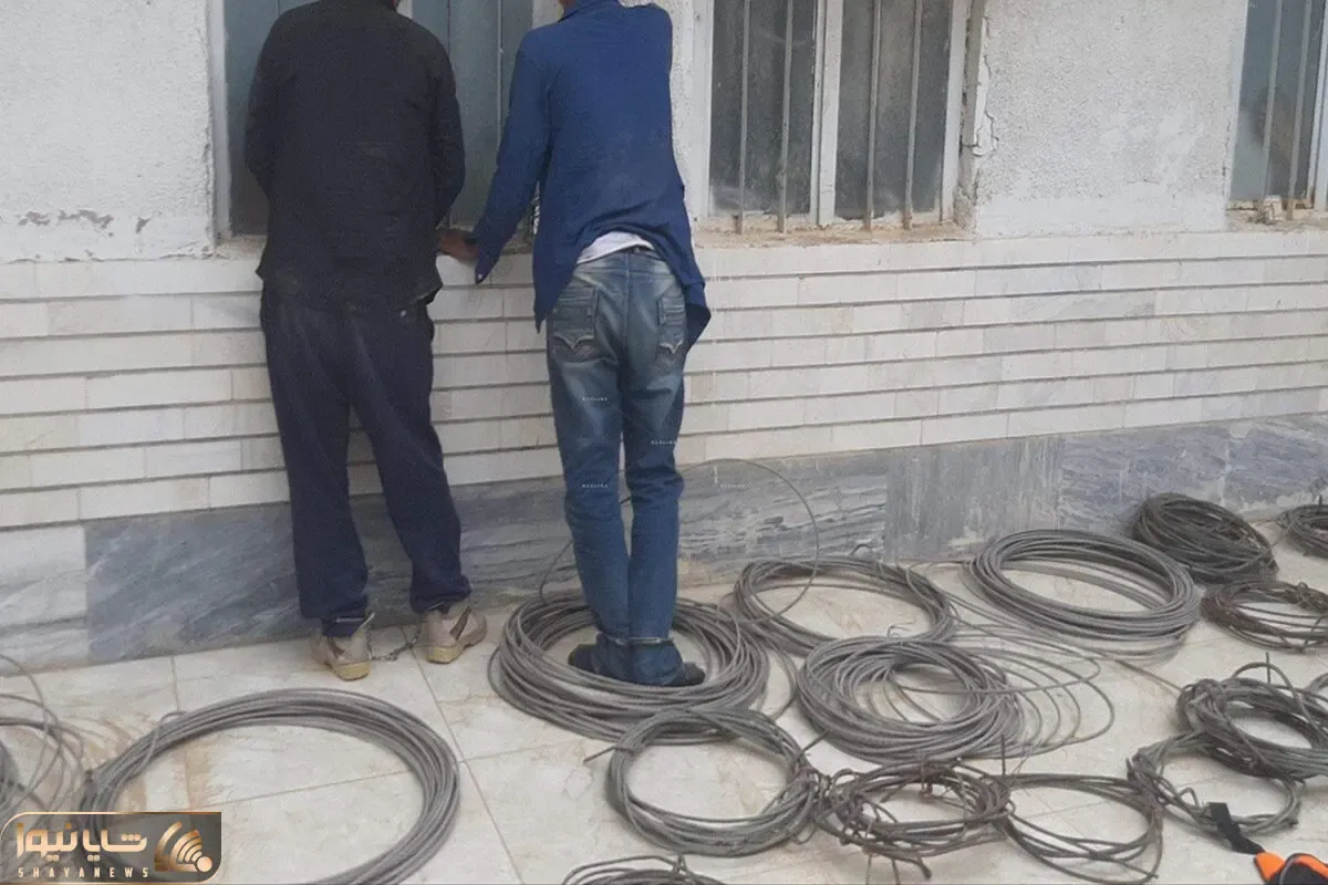 (ویدئو) سرقت کابل برق در گرگان به دلیل فقر