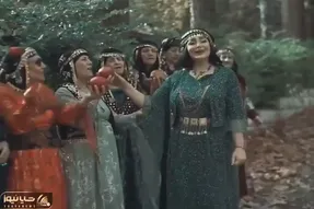 آواز محلی؛ ترانه سرایی مادران کرمانشاهی با لباسای محلیشون نمیدونم چی میگن ولی چه نازن