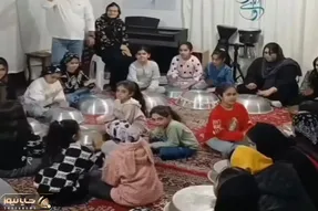 آواز محلی؛ شاید اولش فکر کنی مسخره بازیه ولی میبینی این فک فامیل دارن لگن نوازی میکن