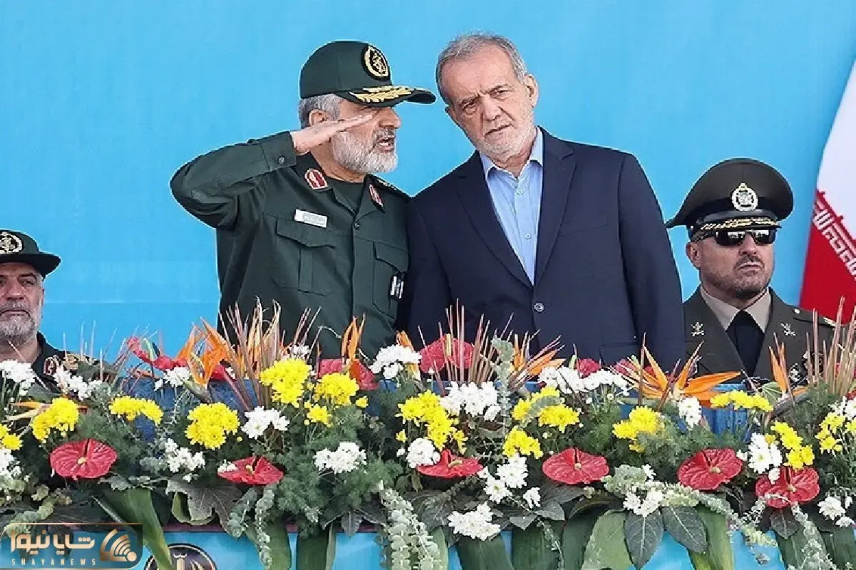 (عکس) حضور پزشکیان بر مزار فرمانده شهید هوافضای سپاه