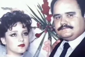 ببینید| فیلمی از عروسی و کارت عروسی اکبر عبدی سال 1365 توسط همسرش منتشر شد
