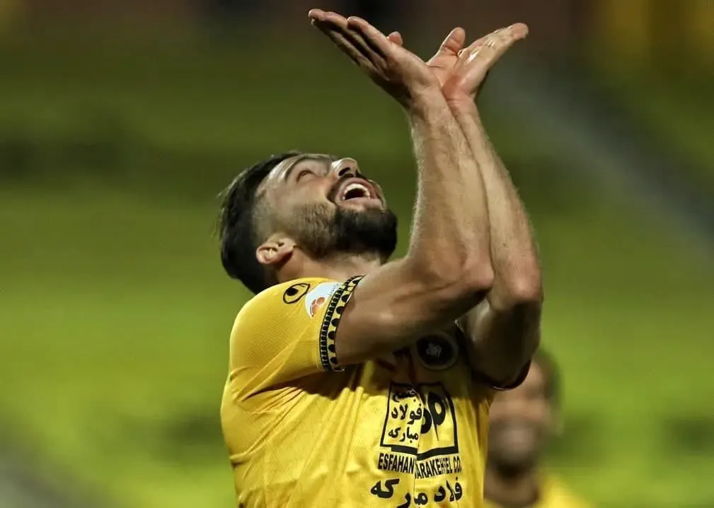 هافبک خوش تکنیک پرسپولیسی، دوباره قرمز پوش می شود؟!