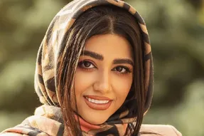 تبلیغ چند میلیونی سرنا امینی با پوشیدن کت و شلوار زنانه! + عکس