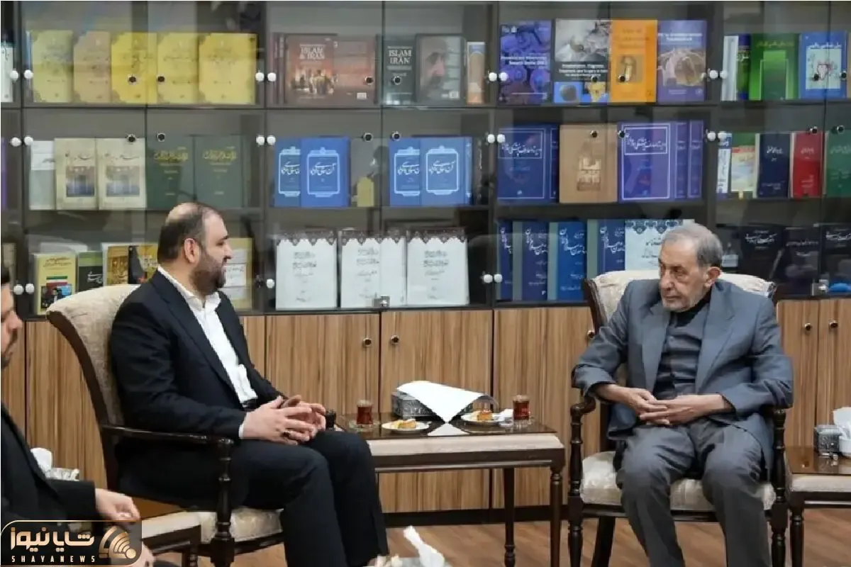 دیدار نماینده حزب‌الله با ولایتی در تهران؛ تأکید بر قدرت مقاومت و حفظ سلاح