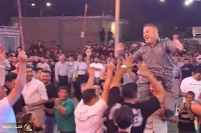 آواز محلی؛ خواننده انقد مشتی و اهل دله که کولش کردن بیشتر جو داد مجلس وصل به فضاست