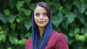 تفریح خطرناک شبنم فرشادجو بازیگر زن روی دیوار سد