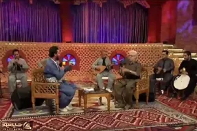 آواز شادیسم؛ ناصر رزازی انقدر حالش بده که با آهنگ کردی که میخونه میرقصه و گریه میکنه