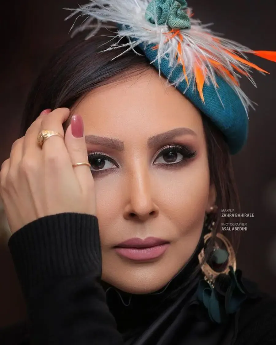 رقص خانم بازیگر “پرستو صالحی” در ماشین با دوستانش!