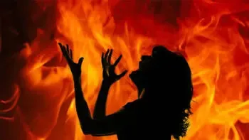 زنده زنده سوزاندن عروس خائن و برادر شوهرش در صحنه شیطانی؛ مرد غیرتی چه دید؟
