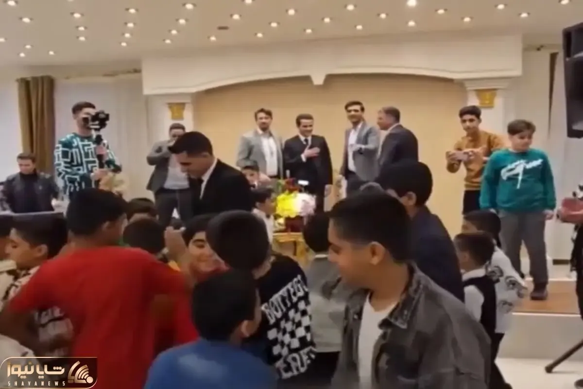 آواز شاد؛ رقص بچها تو عروسی معلشون که مجلسو گرفتن دست دیسکو راه انداختن دهه نودیای شر