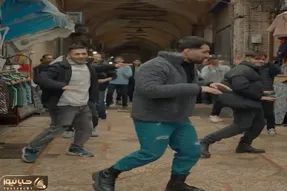 آواز شاد؛ پسرای جذاب تو بازار با دلم افتاده وسط گروهی رقصیدن توپ کل راسته اومدن تماشا