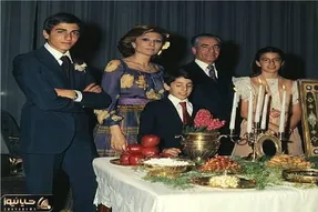 سفر به ایام قدیم؛ سال نو خاندان برباد رفته پهلوی کنار سفره هفت سین با عکس یادبود