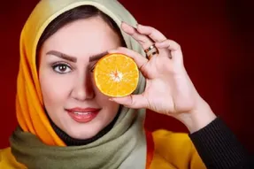 (عکس) ژست  لب خاص خانم مجری!