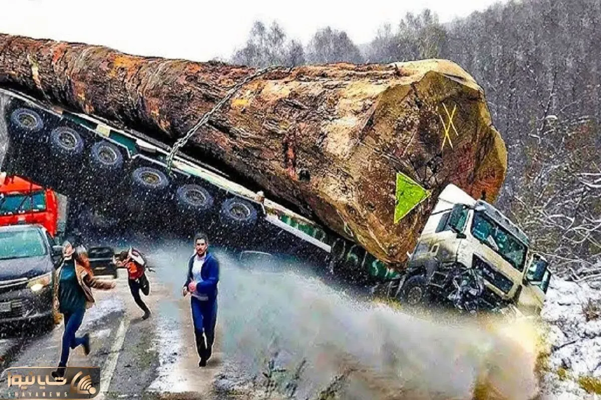 جابه جایی جانکاه؛ 2000 تن الوار رو با تریلی و یدکش حمل کردن تو پیچ گردنش شکست