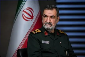 محسن رضایی به بسنت: تنگه هرمز با تهدید و فشار باز نخواهد شد