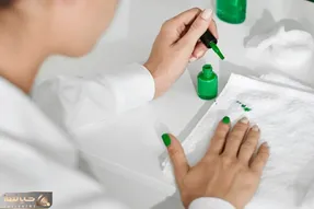 تمیز کردن لاک از لباس سفید؛ لازم نیست سکته کنید فقط گام به گام این روش رو اعمال کنید