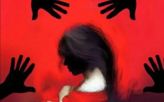 تعرض گروهی به یک زن در مقابل چشمان پدر و همسرش!