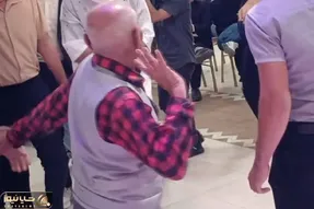 آواز شاد؛ حاج عموی ریزه میزه از ماتریکس خارج شده چه رقص پر قمیش داری میکنه هنگ میکنی