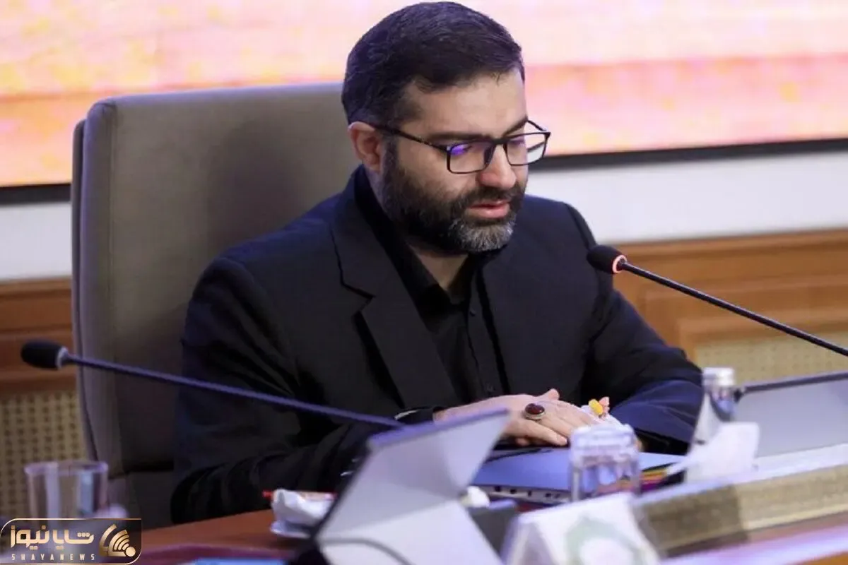 عکسی از فرزندان درگذشته سقاب اصفهانی در مراسم ترحیم