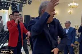 آواز شاد؛ پیرمرد سانتال مانتال تو عروسی چه رقصی کرد فقط که با جارو  شاباش جمع میکنن