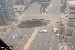 معماری طبیعت؛ زمین جا خالی داد ملت وحشت زده از رانش زمین