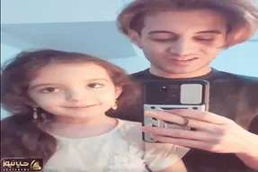 آواز شاد؛ دختربچه انگار همزاد آهوئه با اون چشماش کنار داییش میخونه آدم بال درمیاره