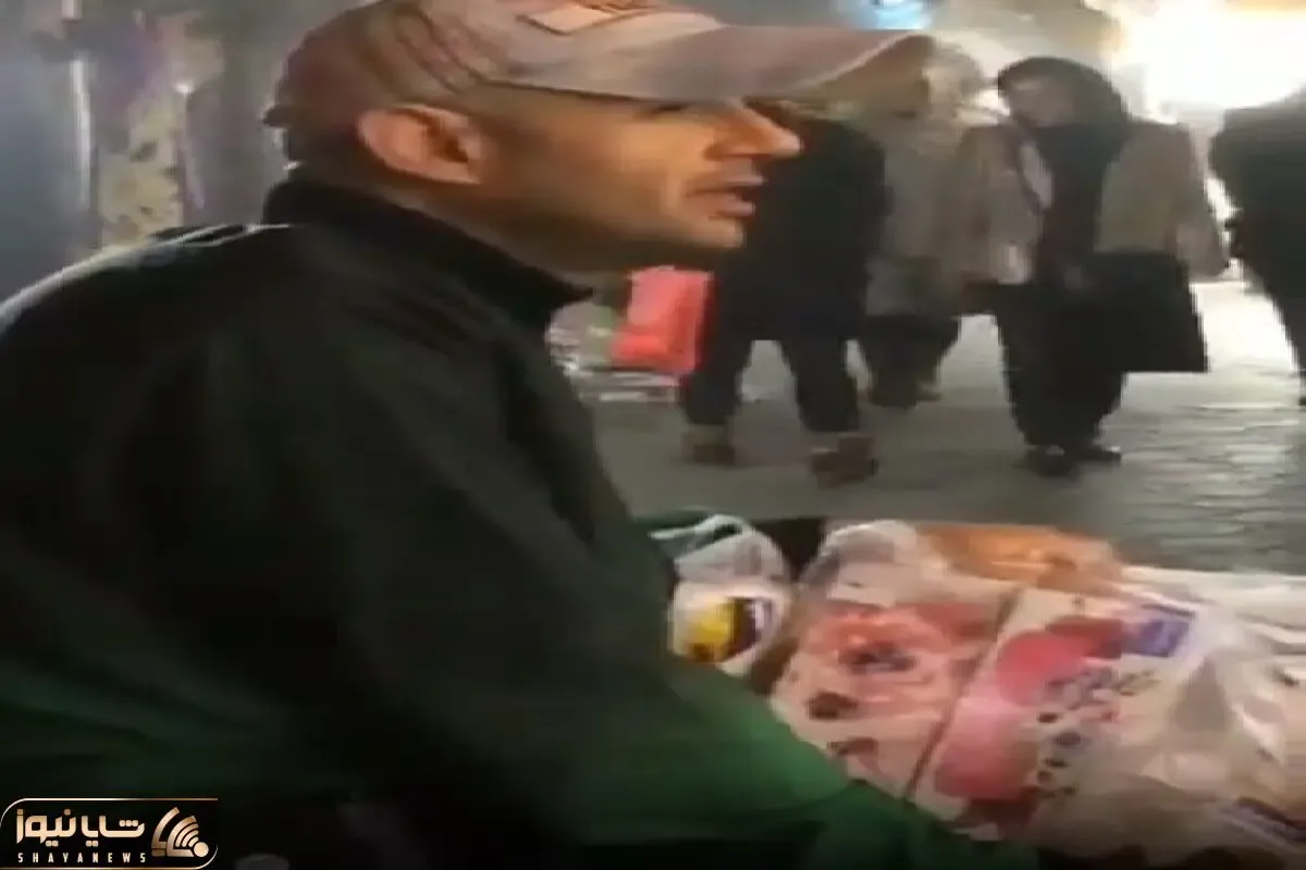 آواز خیابانی / اجرای خلاقانه پسر دستمال فروش که آهنگ از درد دوریت رو ربط داد به کارش