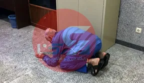 (عکس) سجده شکر پدر بابک خرمدین بعد از قتل پسرش!