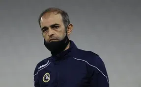 تا چند روز دیگر تکلیف سرمربی سپاهان مشخص می شود!