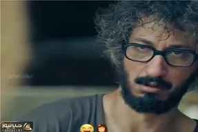 سکانس خندان؛ میمیک صورت بهرام افشاری به صحنه عاشقانه جلوش منفجر کنندس