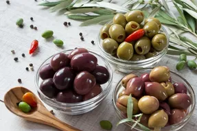 چطور تلخی زیتون را بگیریم؟