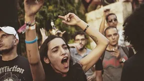 (عکس) پارتی مخلتط در مقبره حضرت موسی در فلسطین!