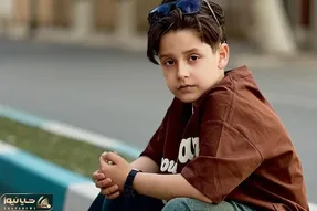 آواز شاد؛ پسربچه دوستداشتنی با آهنگ اومدم از رشت اومدم چه رقص پر قر داری میره لب جدول