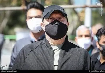 حضور مجری جنجالی در مراسم تشییع آزاده نامداری + تصویر